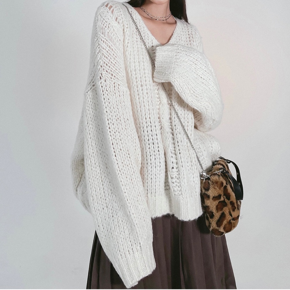 Chunky ivory knit oversized Sweater